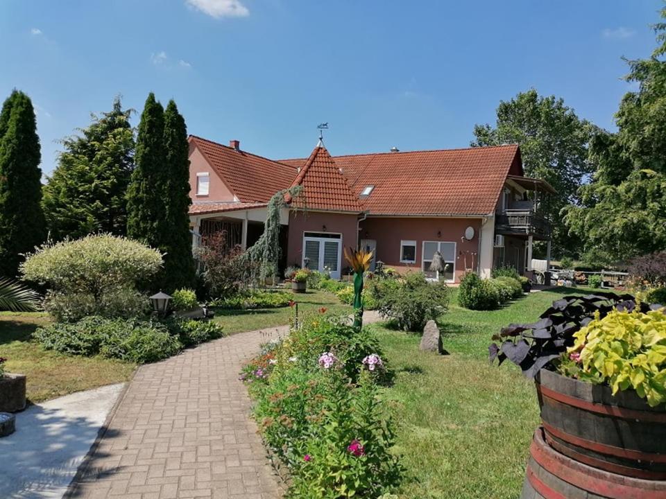 Bed and Breakfast Hartmann Panzio Barcs Exteriér fotografie
